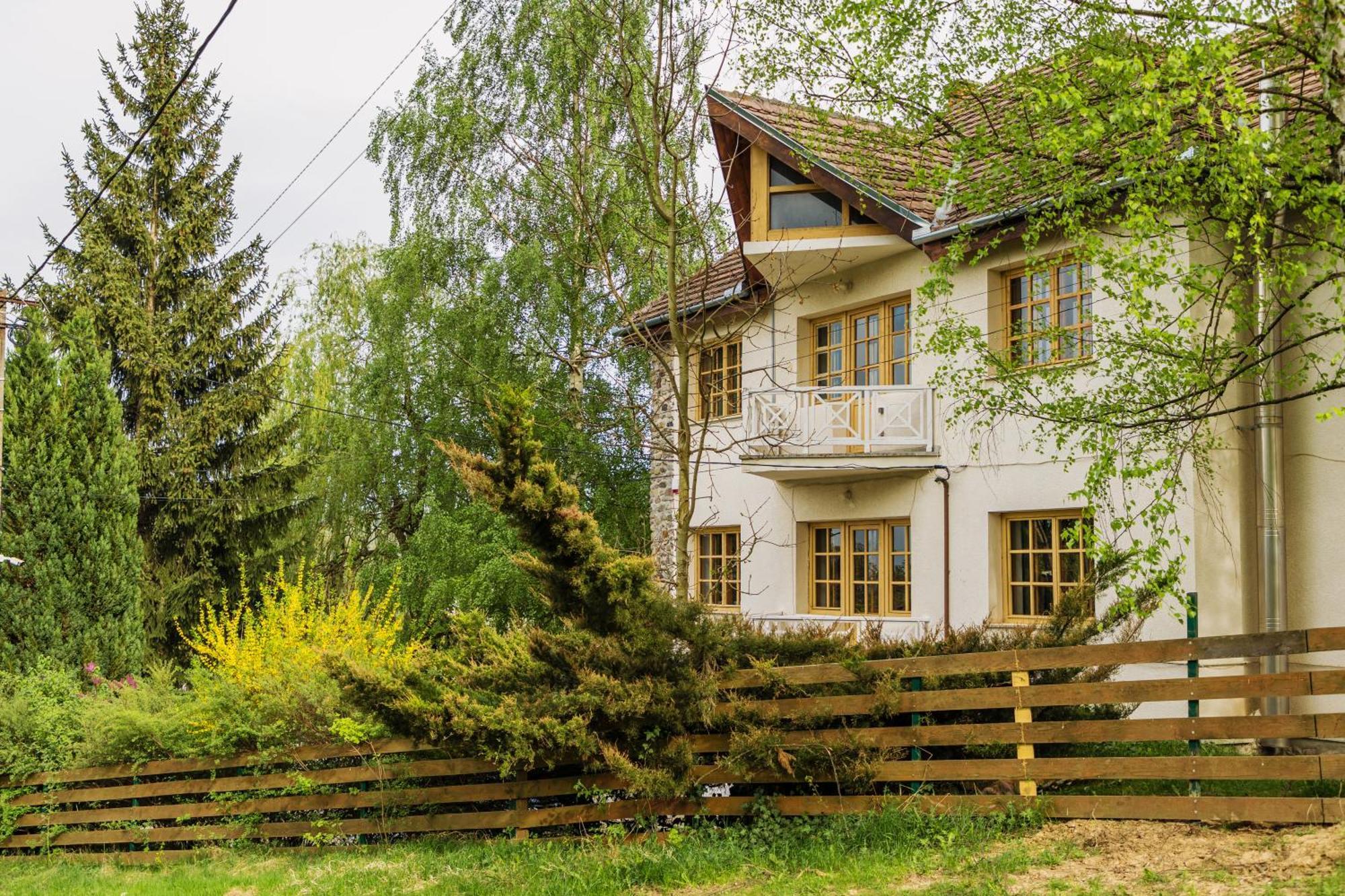 Villa Alba By Akasha Retreat Bran  Exterior photo